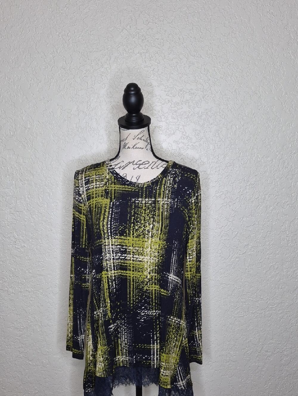 Logo by Lori Goldstein‎ Lace Trim Top Size M